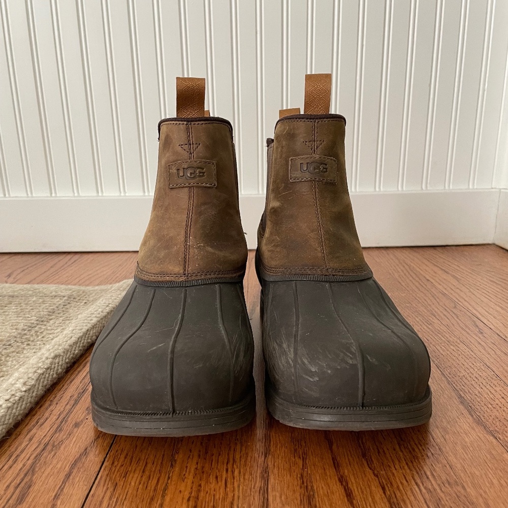 UGG Men's Gatson Waterproof Chelsea Boot SZ 11
